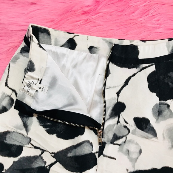 Milly leaf patterned mini skirt - Picture 5 of 6